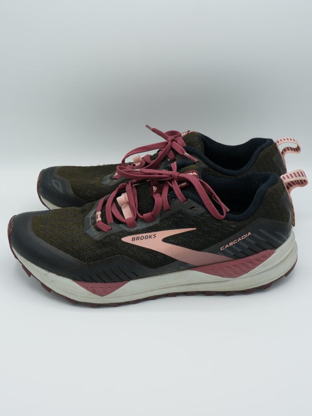 Brooks Cascadia 15 Women's Size 8.5 Olive Green Pink Trail Running Shoes - Picture 2 of 10